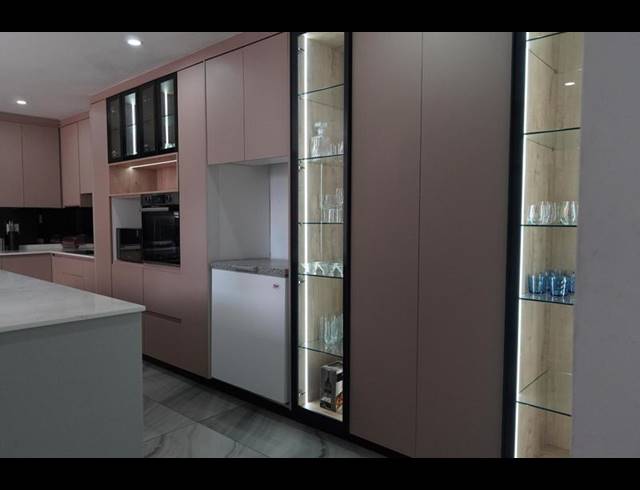 5 BEDROOM HOUSE FOR SALE IN DAWN PARK